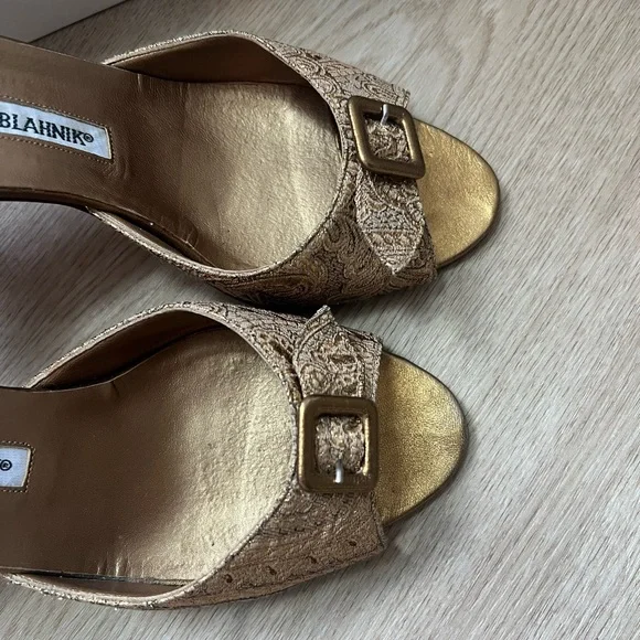 Manolo Blahnik gold buckle heels - Picture 7 of 10